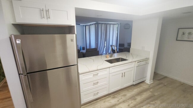 Building Photo - 950 Egret Cir Unit 5307
