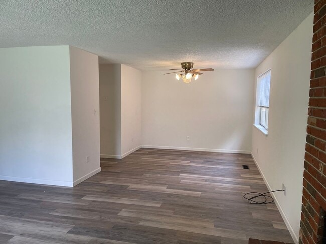 581 N Wexford Cir