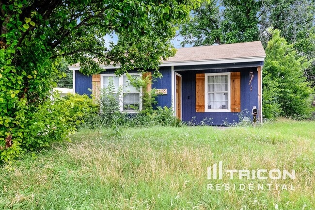 Building Photo - 5229 Westcrest Dr Rental