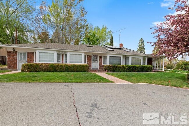 Photo - 1880 Meadowview Ln