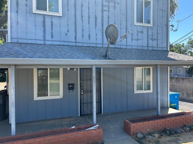 Photo - 1655 Oak St Unit 1657 Oak St