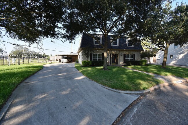 Photo - 2503 Southwick St