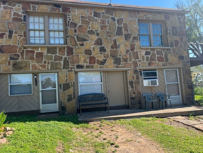 Photo - charming, convenient, and cozy downstairs studio