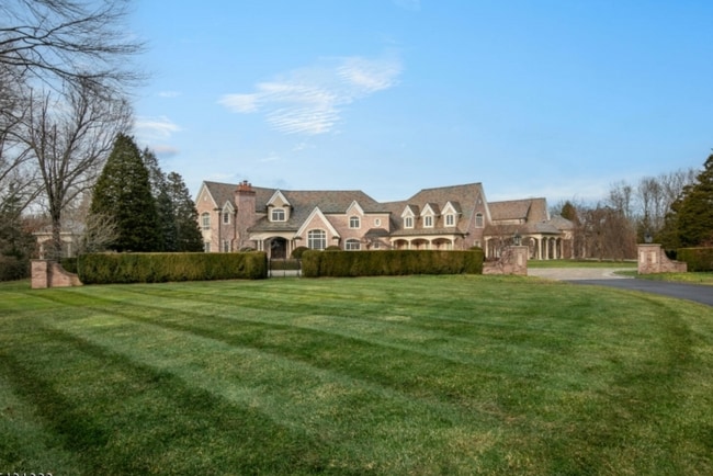 Photo - 581 Pottersville Rd