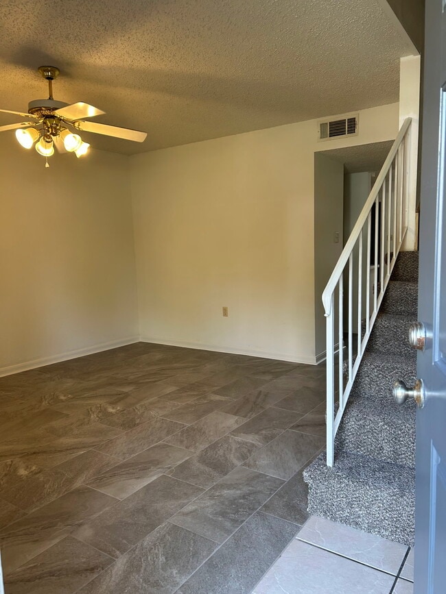 Photo - 1535 Savannah Dr