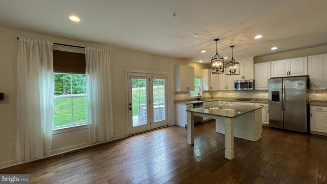 Photo - 2309 Harmsworth Dr