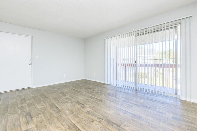 Photo - Crown Pointe Apartments