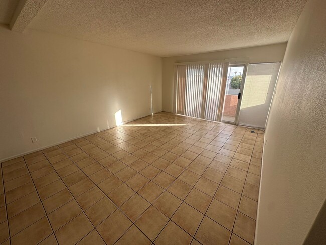 Photo - 4p6318 Unit 4p6318- D