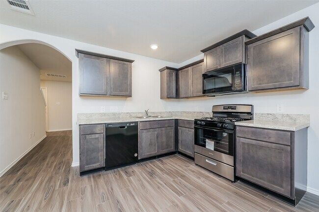 Photo - 22447 Verdin Rd