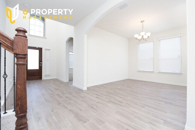 817 Black Hawk Drive