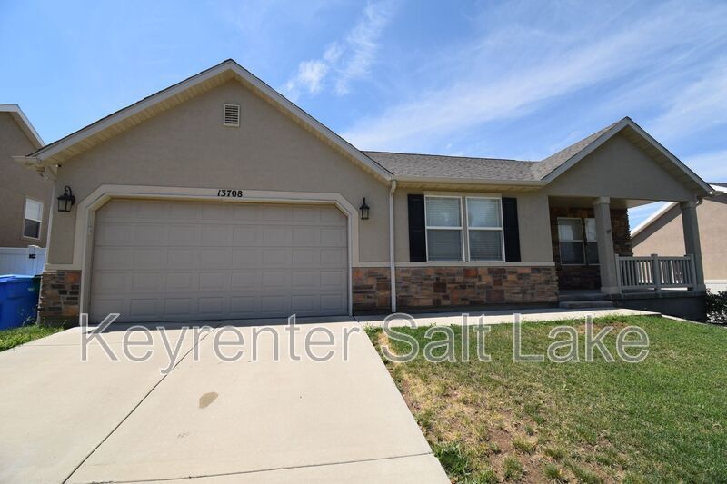Photo - 13708 Daggerwing Way