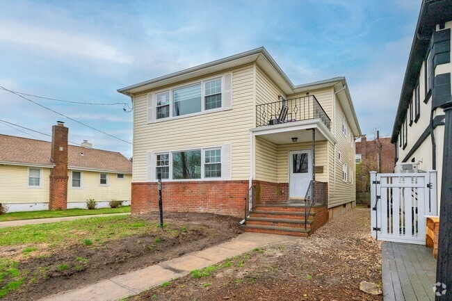 Building Photo - 465 Washington Blvd Unit 1st Rental