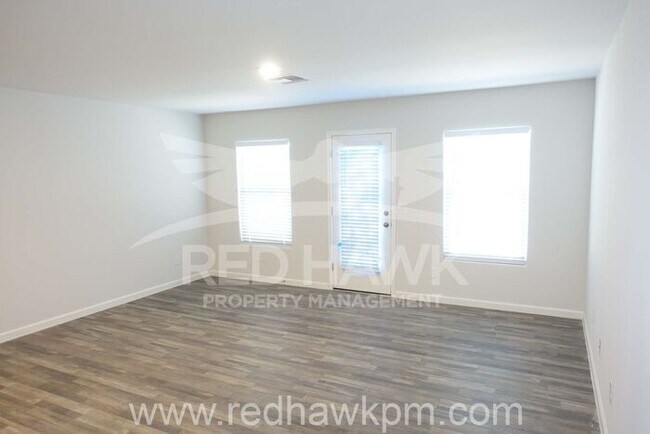 Photo - Beautiful Three Bedroom, Two Bathroom Sing...