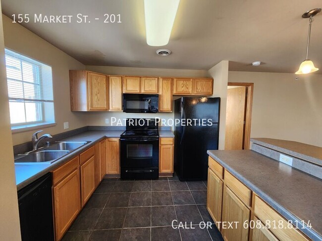 2 BED / 2 BATH IN DOWNTOWN SUN PRAIRIE - 2 BED / 2 BATH IN DOWNTOWN SUN PRAIRIE Apartamento Unidad 201