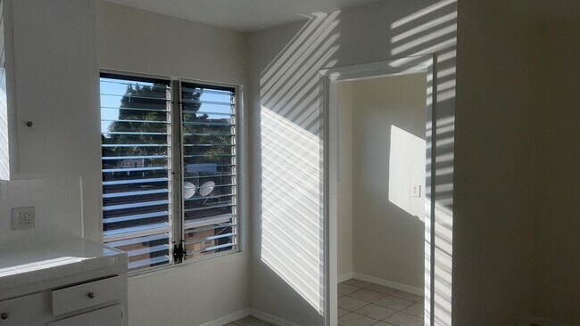 Photo - 237 57th St Unit 3