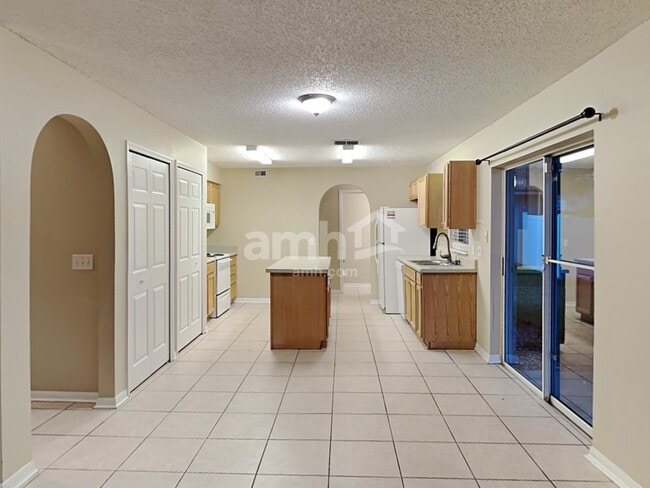 Photo - 930 Mayfair St