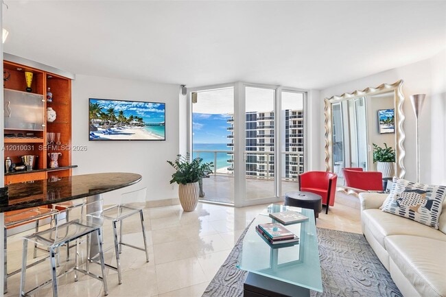 Building Photo - 4779 Collins Ave Unit 2404