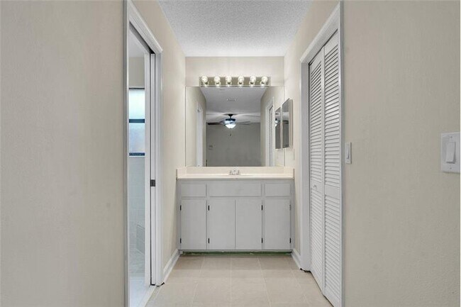 Photo - 614 Azure Ave