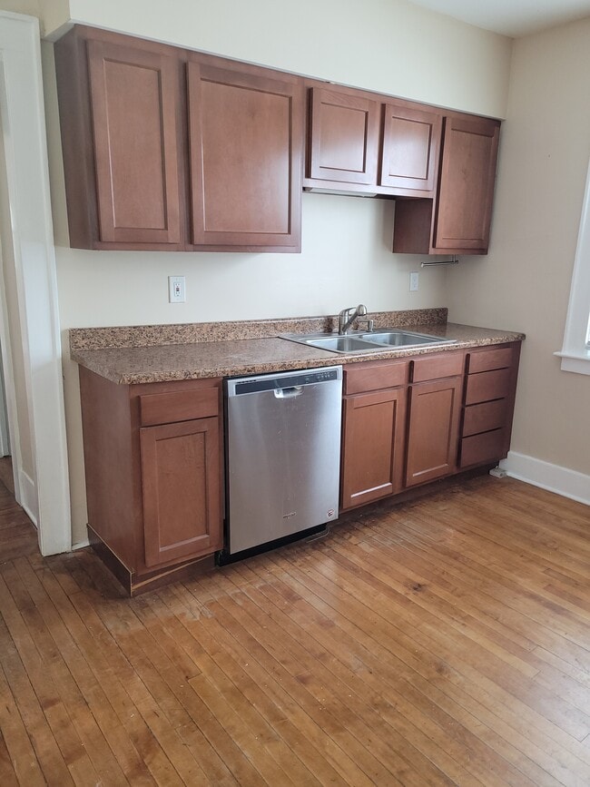 Photo - 241 Nichols Ave Unidad First floor