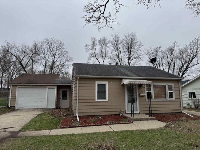 Photo - 1532 Vernon Ave