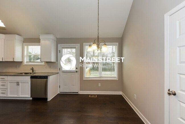 3 Bedroom Pet-Friendly Home in Gallatin, TN with Main Street Renewal