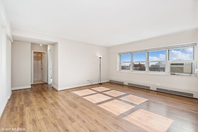 Photo - 4960 N Marine Dr Unit 1011