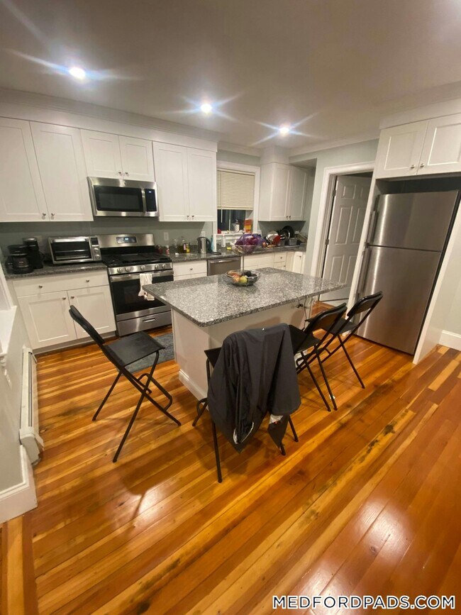 93 Winthrop St