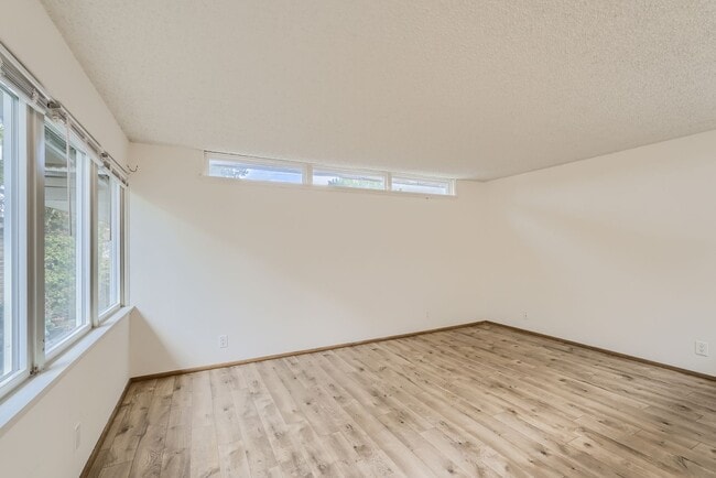 Photo - Amazing Open-Concept 1 Bedroom with Skylight in the Heart of Madison Park! Unit 2