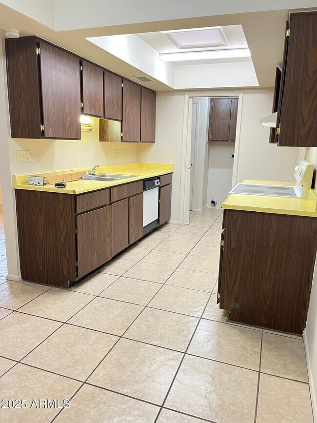 Photo - 6010 W Augusta Ave