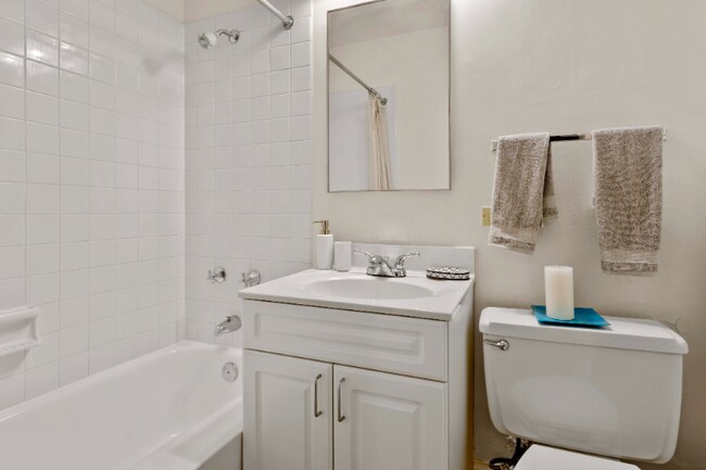 Photo - 1340 N Lake Shore Dr