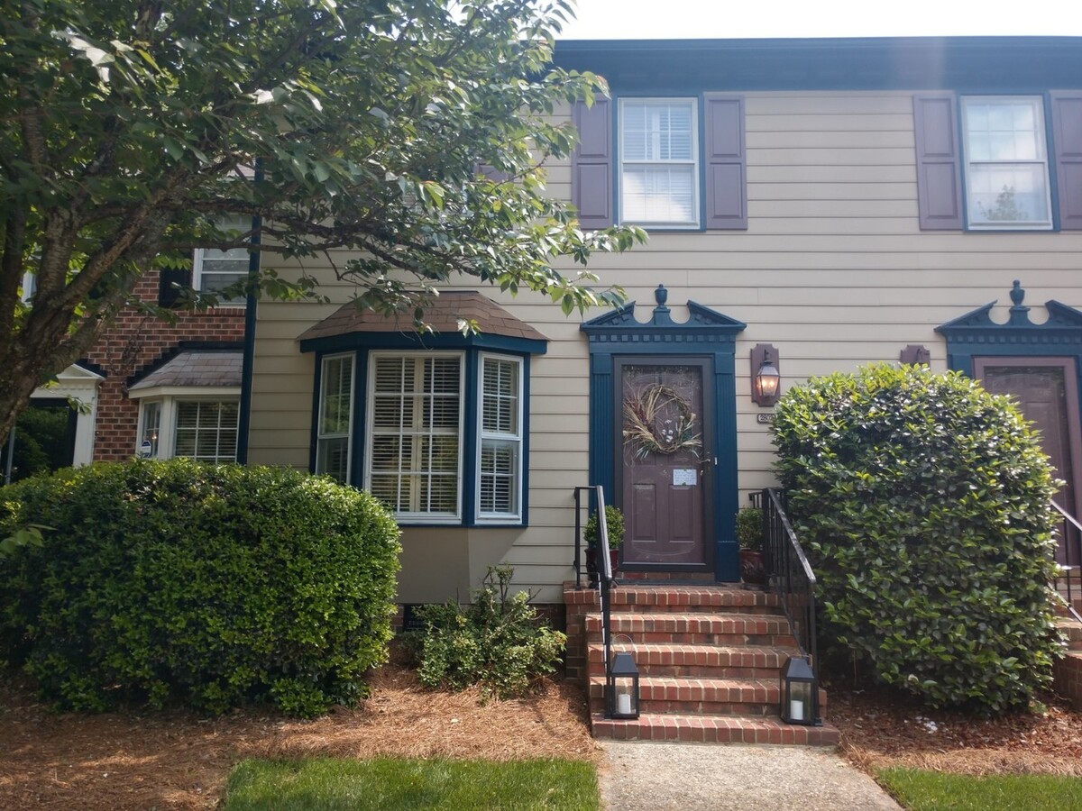 New listing in Greensboro- 2 BR, 2.5 Bathr... - New listing in Greensboro- 2 BR, 2.5 Bathr... House