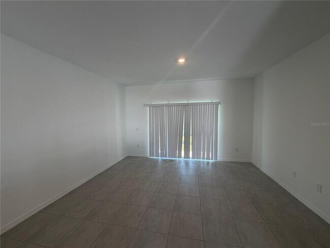 Photo - 2983 Skyline Lp