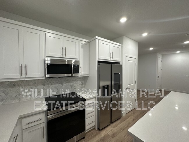 Photo - 16176 Adler St