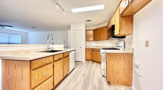 Photo - 1803 Woodland Dr