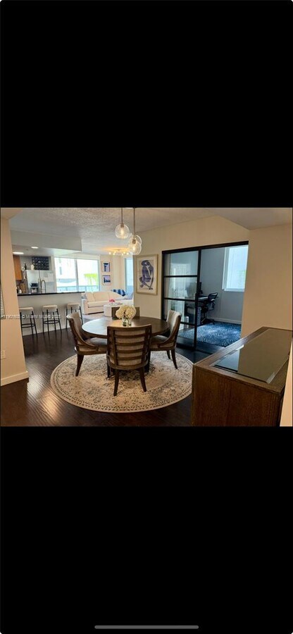 Photo - 601 NE 23rd St Unidad 606