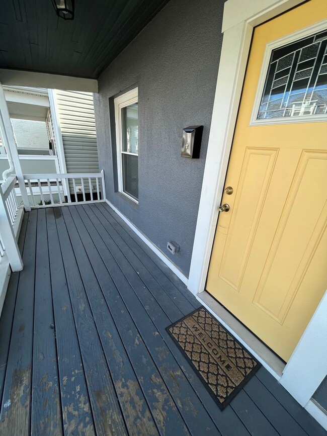 Photo - Recently renovated 2 bedroom 1.5 bathroom ...