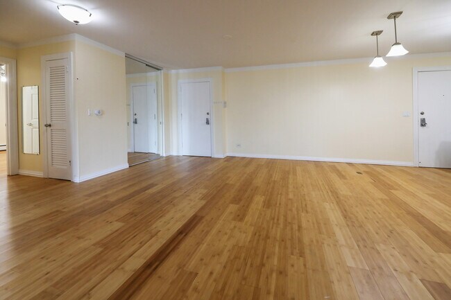 Photo - 10385 Dearlove Rd Unit 1G