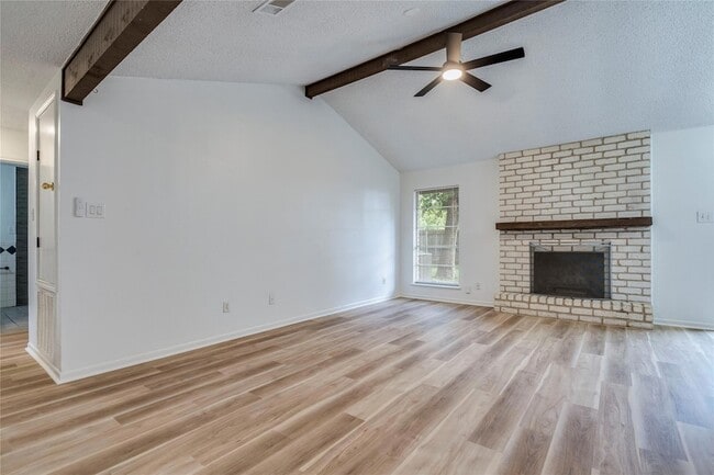Building Photo - 1306 Glenda Dr Unit A