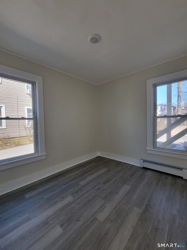 Building Photo - 21 Lewiston Ave Unit 1