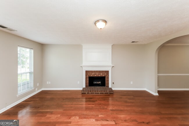 Photo - 9945 Rivercliff Ln