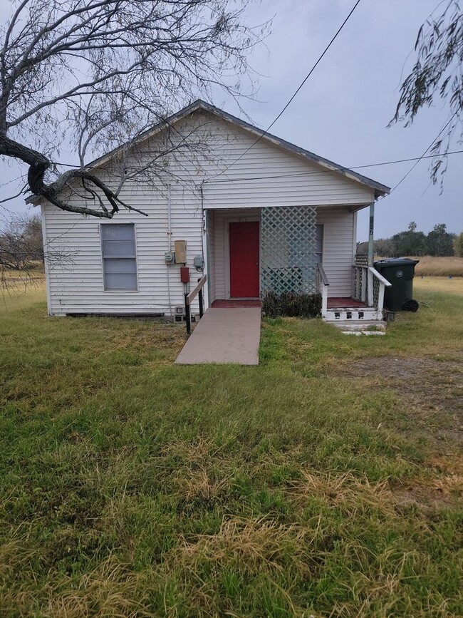 Building Photo - Great location Rental