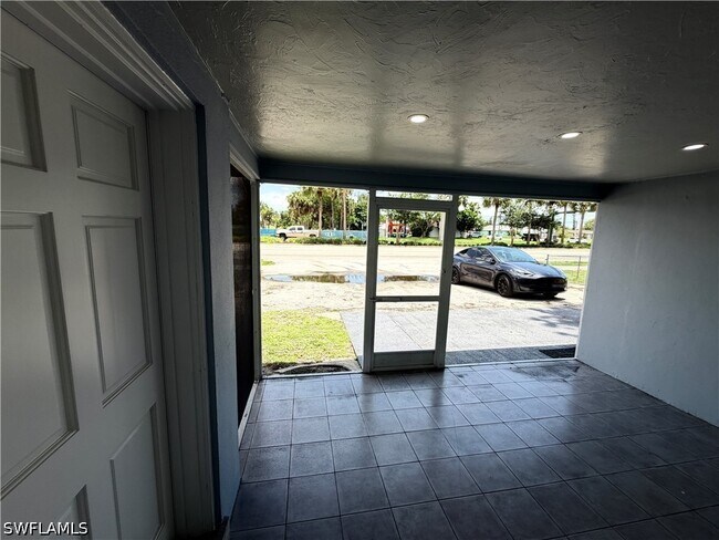 4375 Golden Gate Pkwy