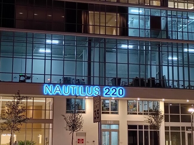 Building Photo - Nautilus 823