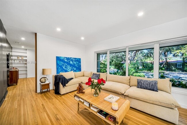 Photo - 1010 Placetas Ave