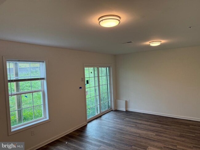 Photo - 326 Avon Dr