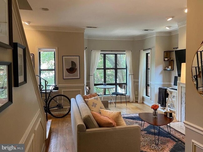 Building Photo - 1306 12th St NW Unit C