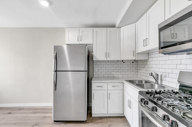 Photo - 1805 W 80th St Apartments