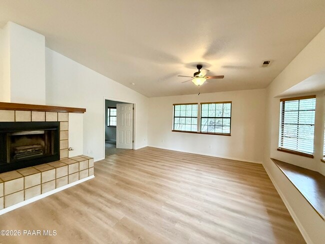 Photo - 1595 Sierry Peaks Dr
