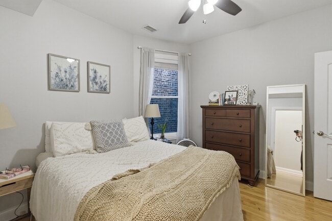 Photo - 1444 W Diversey Pky Unidad 1