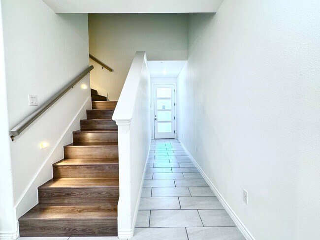 Photo - 9915 Borna Dr Unit 9915